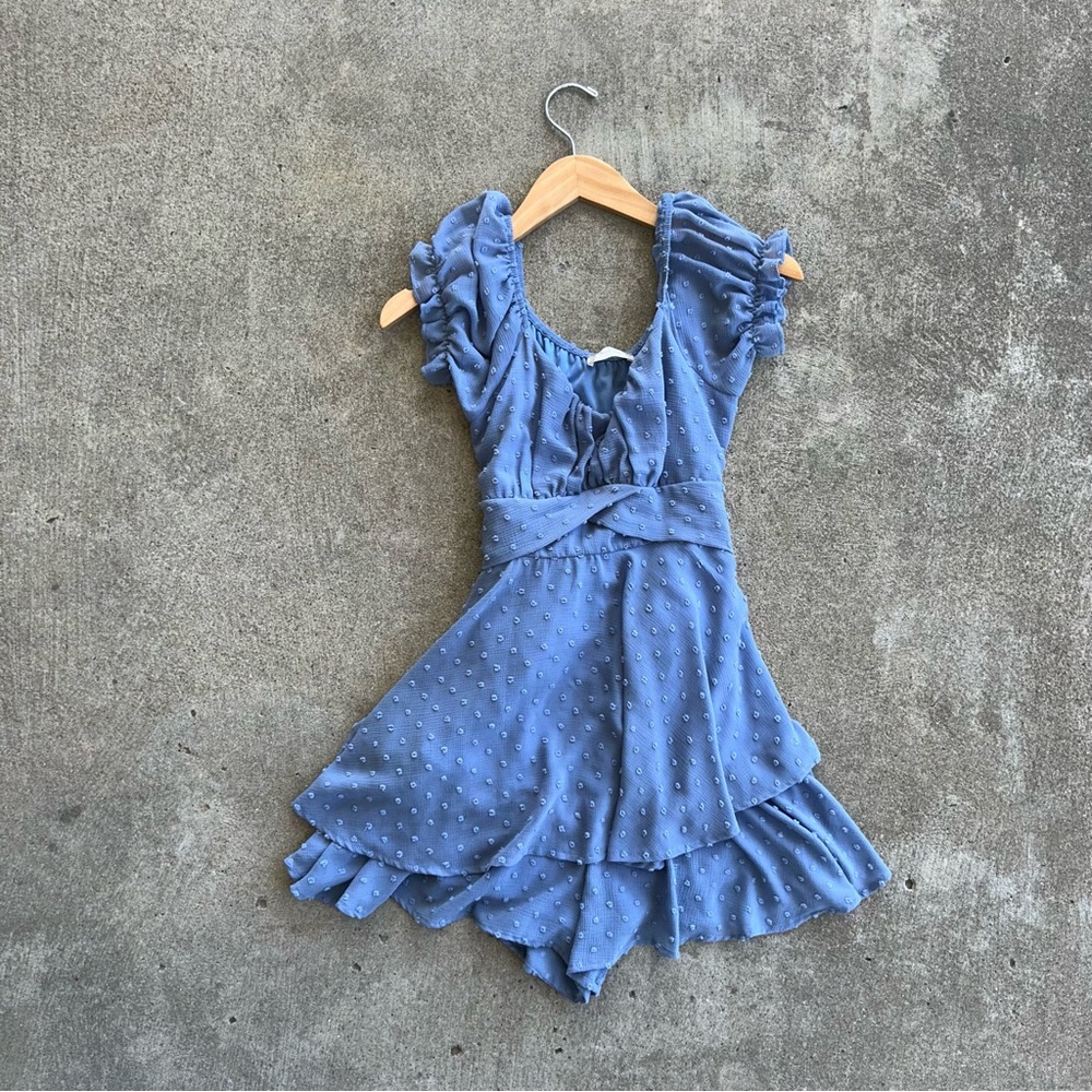 Altar’d State Blue Ruffled Short Sleeve Layered Romper Size S Small Swiss Dot